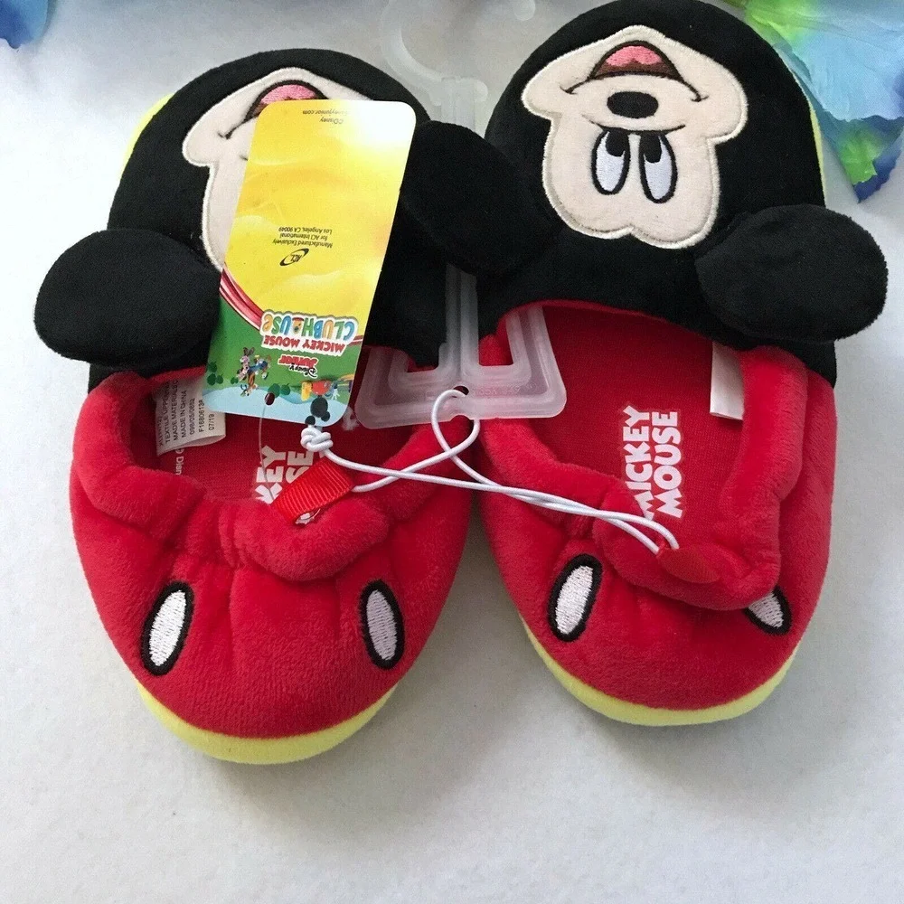 Disney Junior NWT Mickey Mouse Slippers XL (11/12)